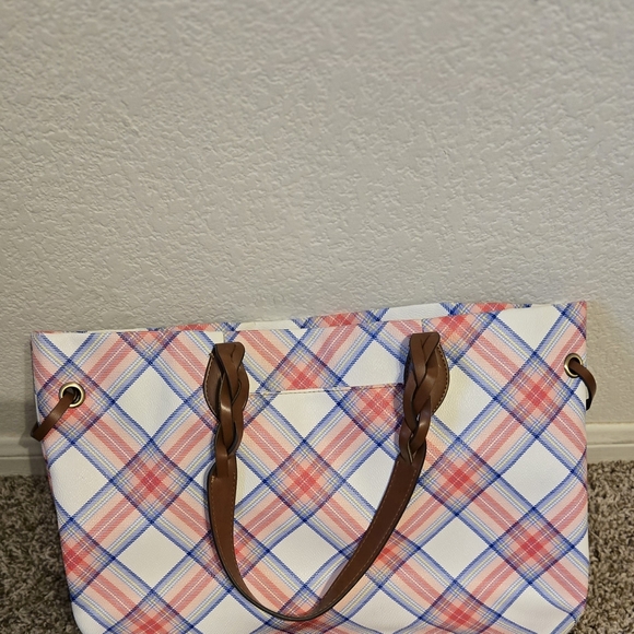 Chic Plaid Tote with Brown Accents - Picture 5 of 7